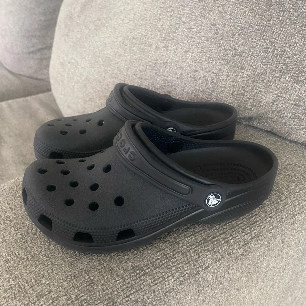 Crocs - Picture 2 of 4